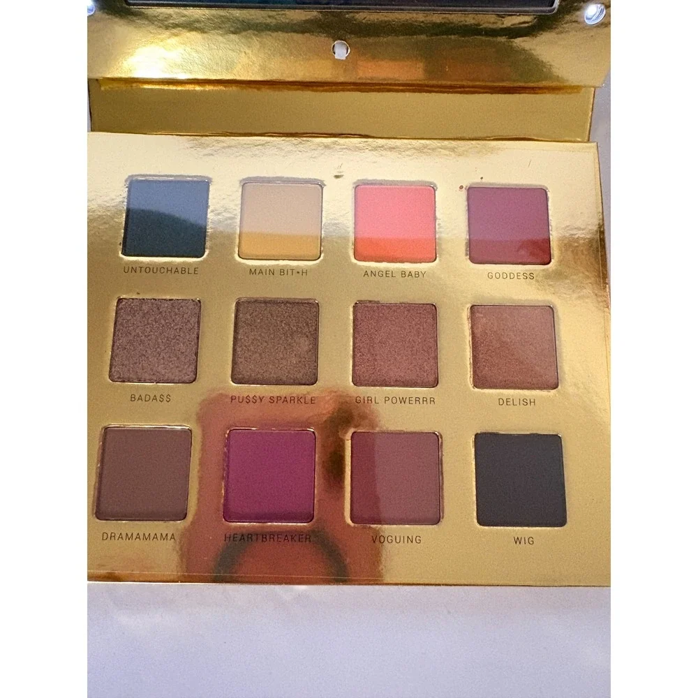 Mama Mia Cosmetics By Cosmyfy‎ Pressed Pigment Eyeshadow Palette Lighted Mirror